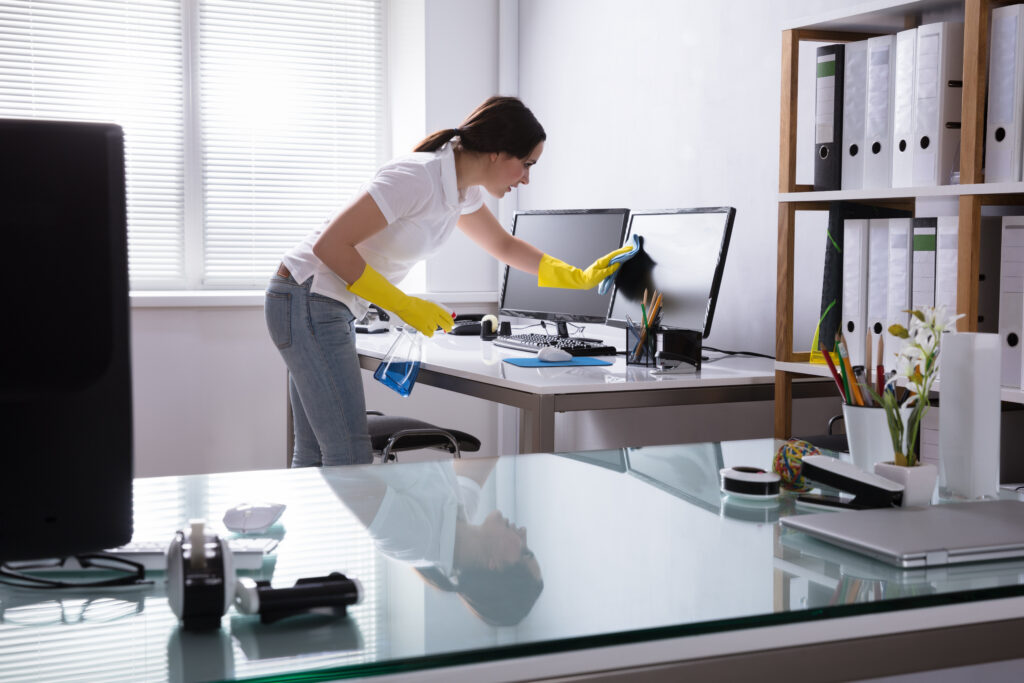 Finding the Best Time for Office Cleaning: Day vs. Night